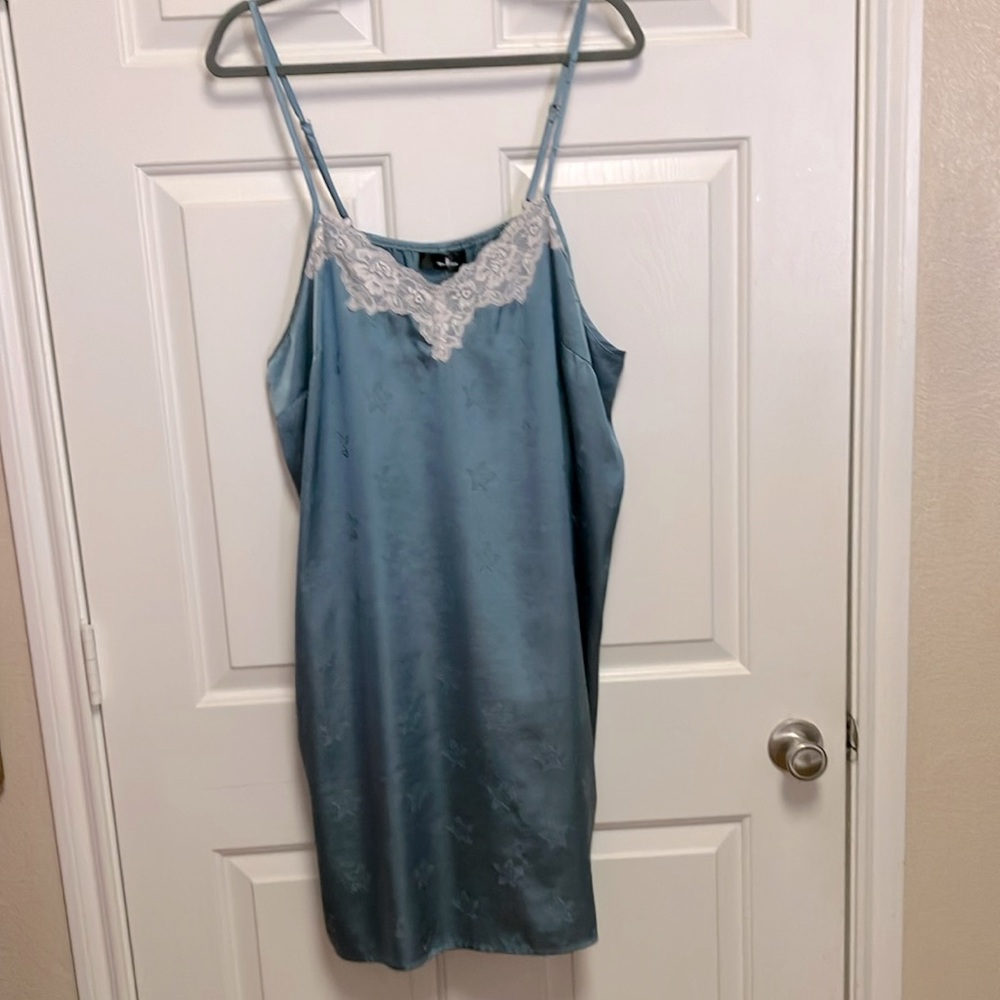 Agnes Orinda Elegant Satin Teal With Lace Trim Nightgown Size 3X